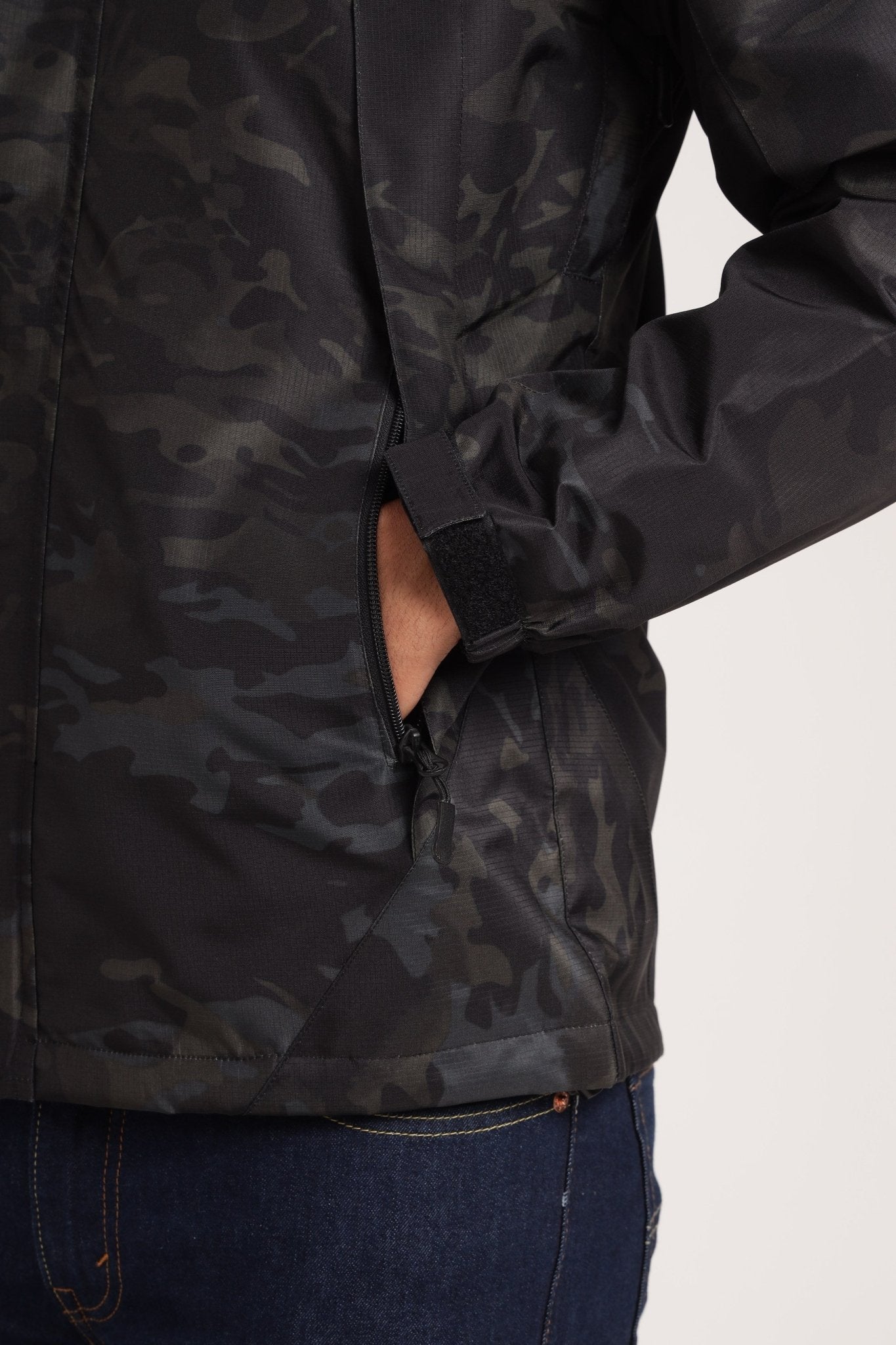 Black Multicam Airshell Windjacket